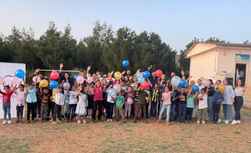 Umut Elleri Derneği İftar Programıyla Küçük Yüreklerin Büyük Eğlencesi
